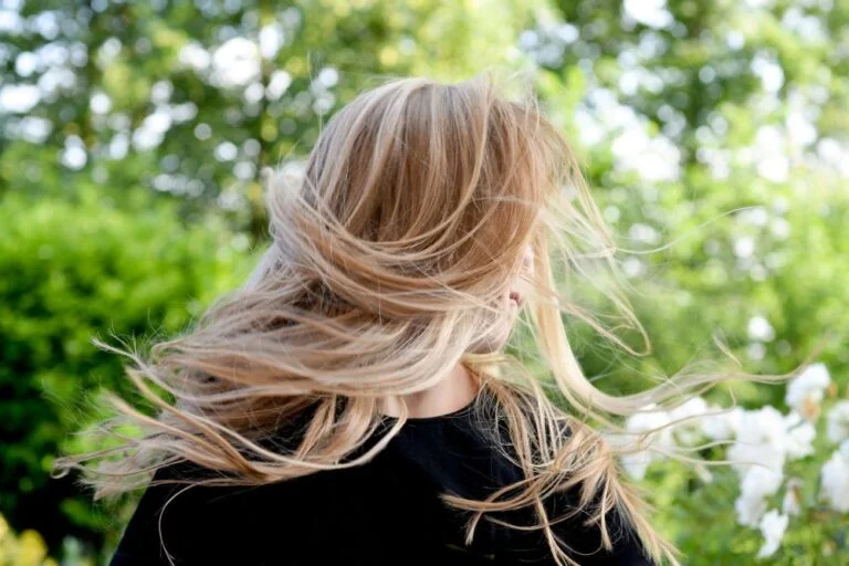 Jak odżywić końcówki włosów?