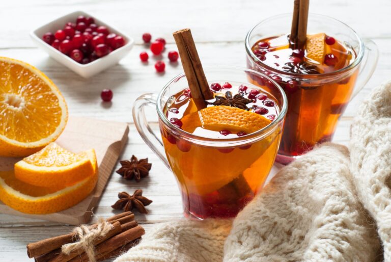 Dietetyk podpowiada, jak przygotować idealną herbatę na jesień