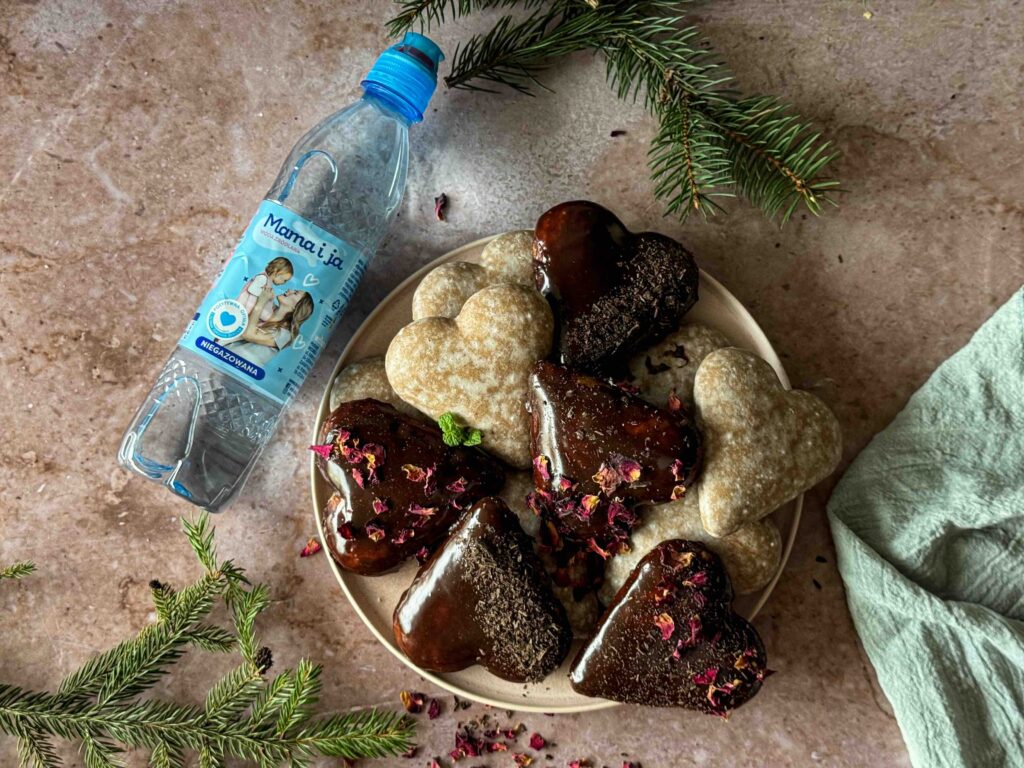 Pierniki z lukrem i czekoladą